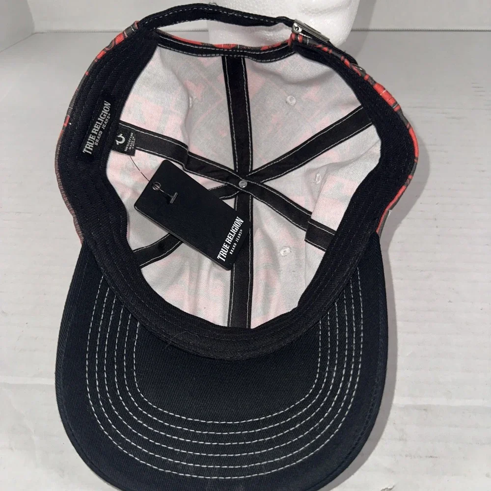 True Religion Men's Black and Red Logo Cap New‎